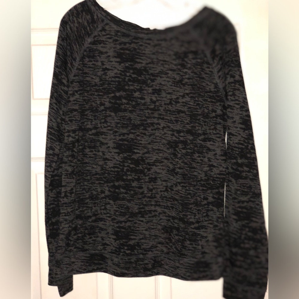 Xersion Gray and Black Patterned Top S